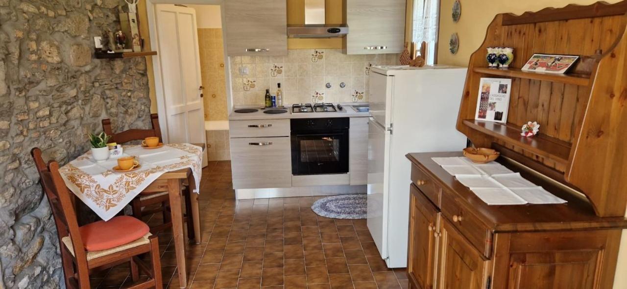 Cascina Del Galin Apartamento Lanzo dʼIntelvi Exterior foto